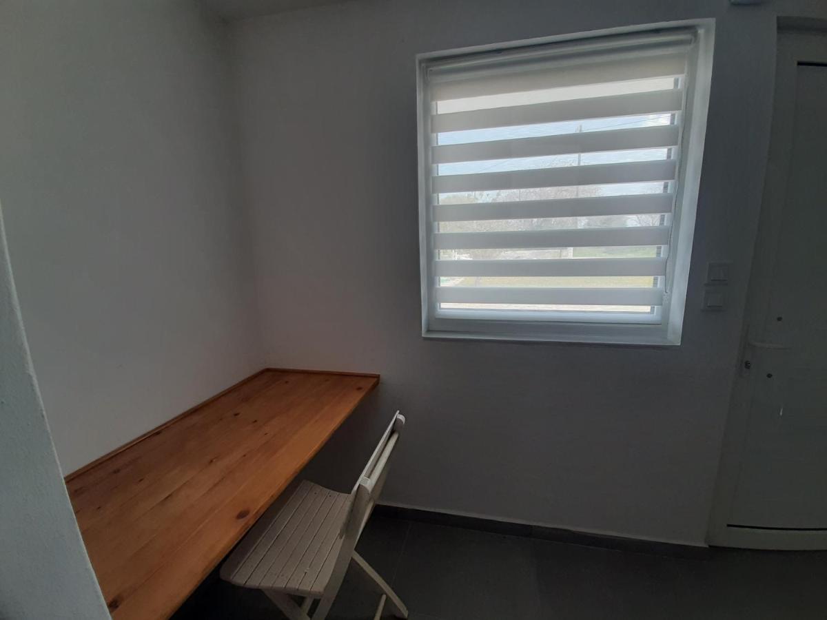 Art House Apartment Kos Town Luaran gambar