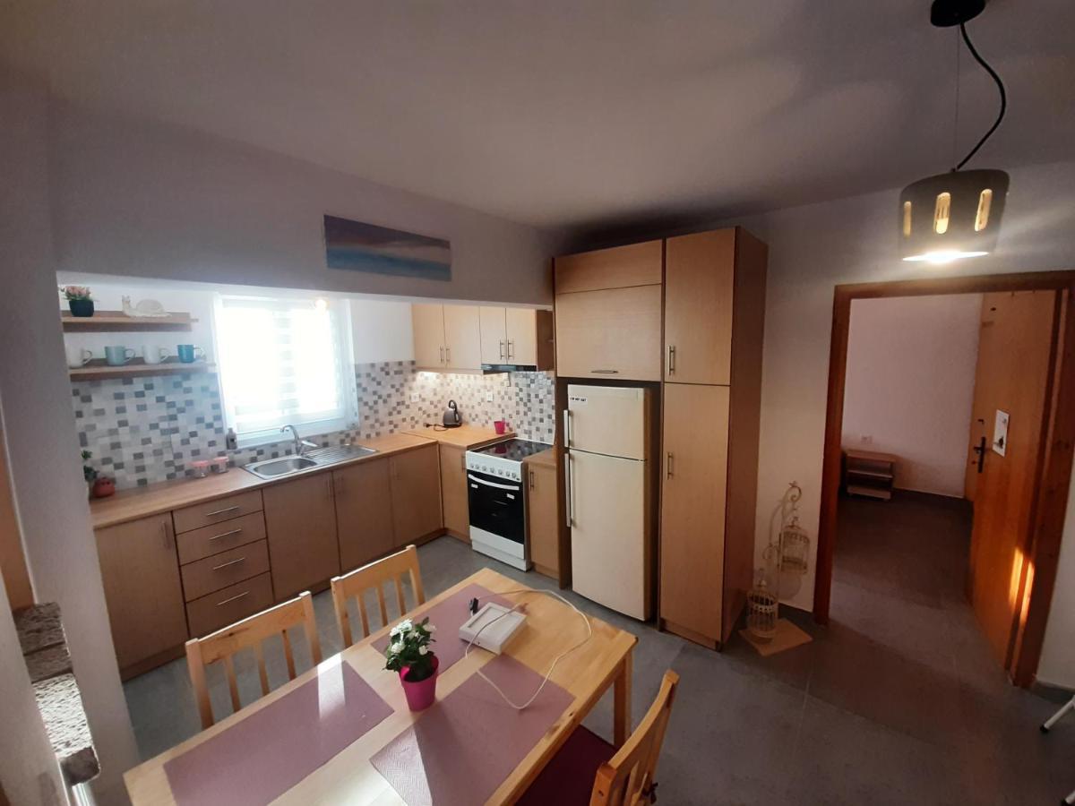 Art House Apartment Kos Town Luaran gambar