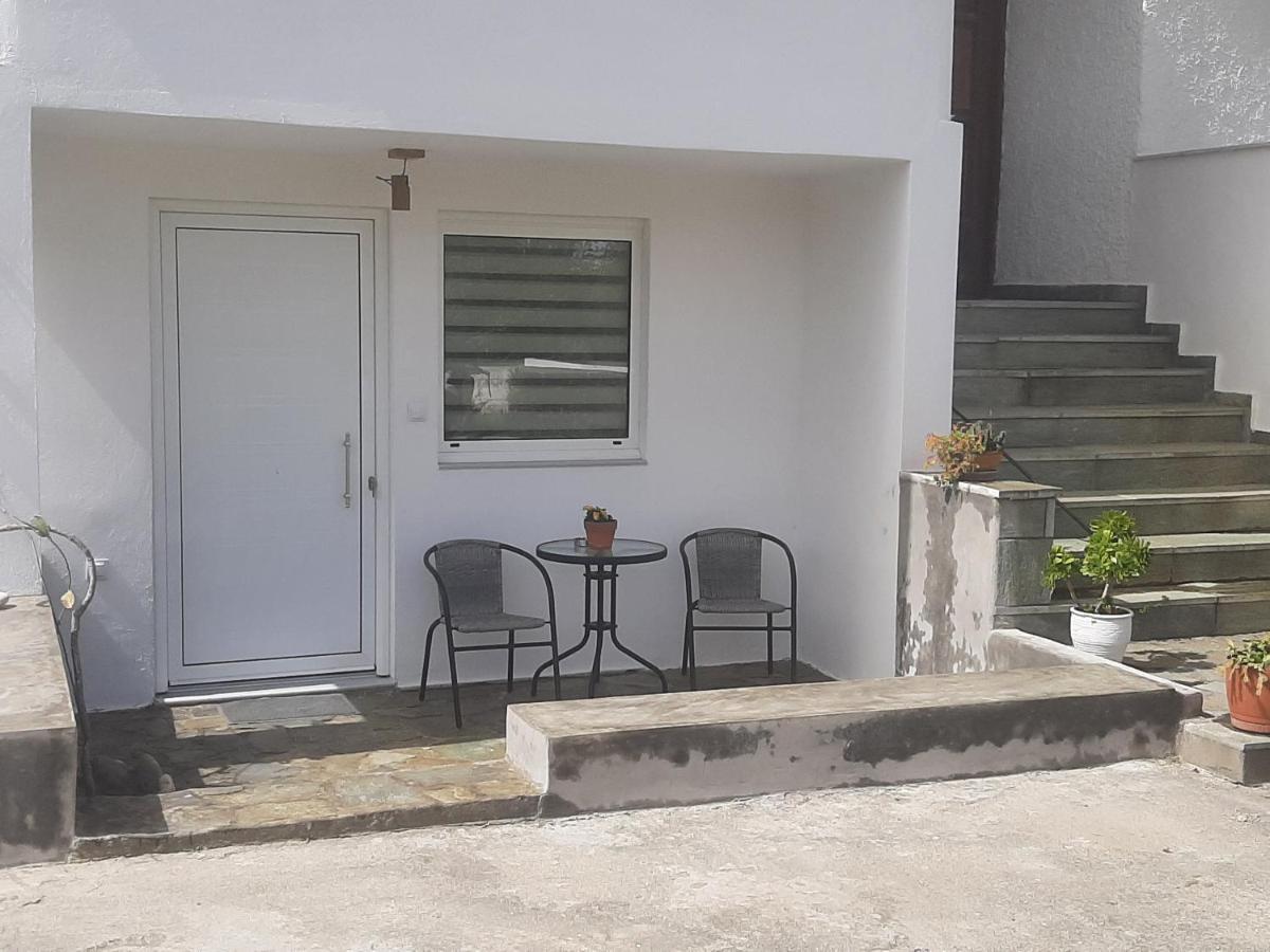 Art House Apartment Kos Town Luaran gambar