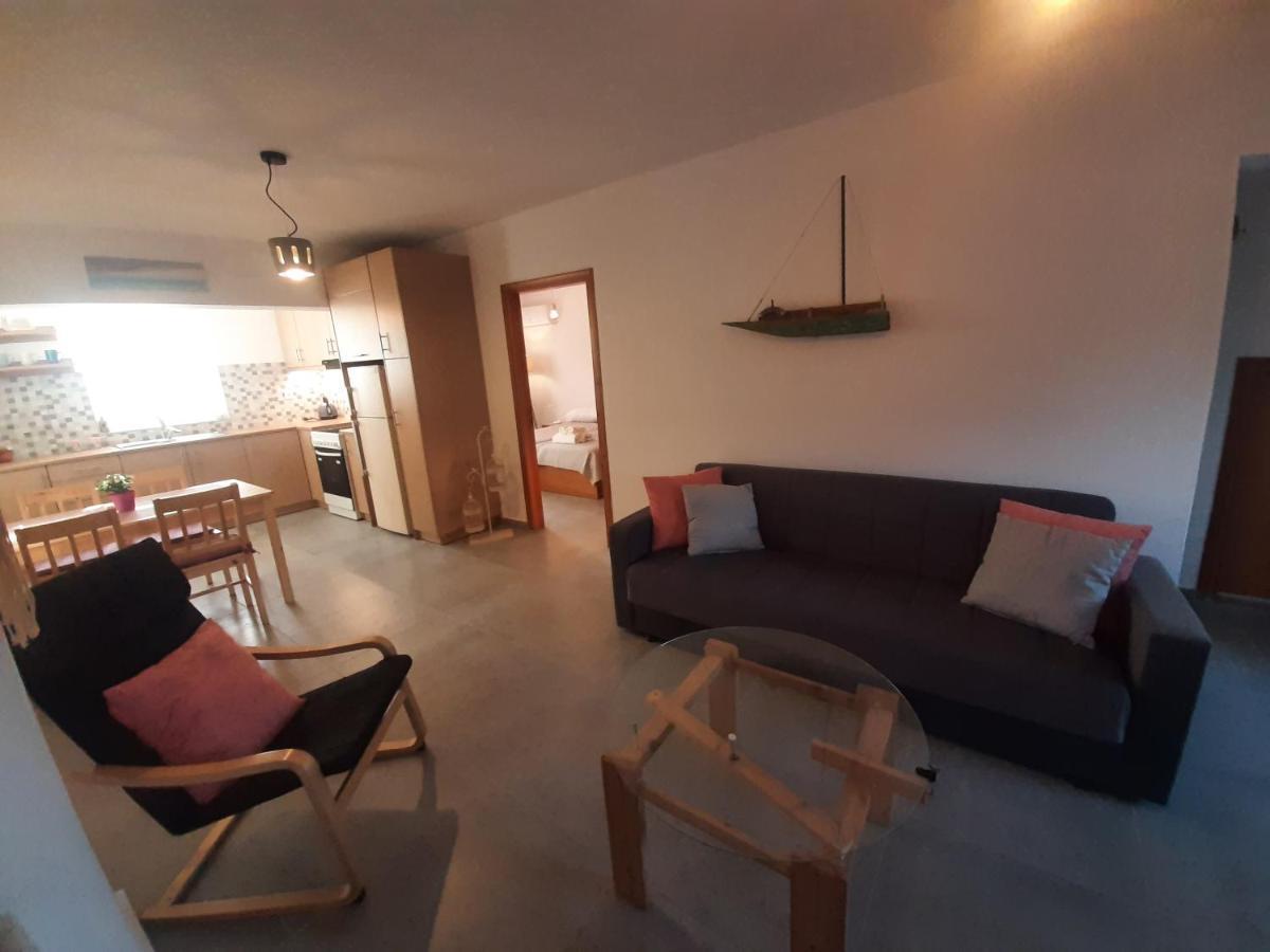 Art House Apartment Kos Town Luaran gambar