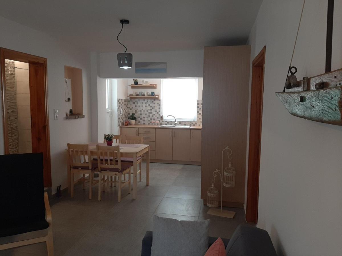 Art House Apartment Kos Town Luaran gambar