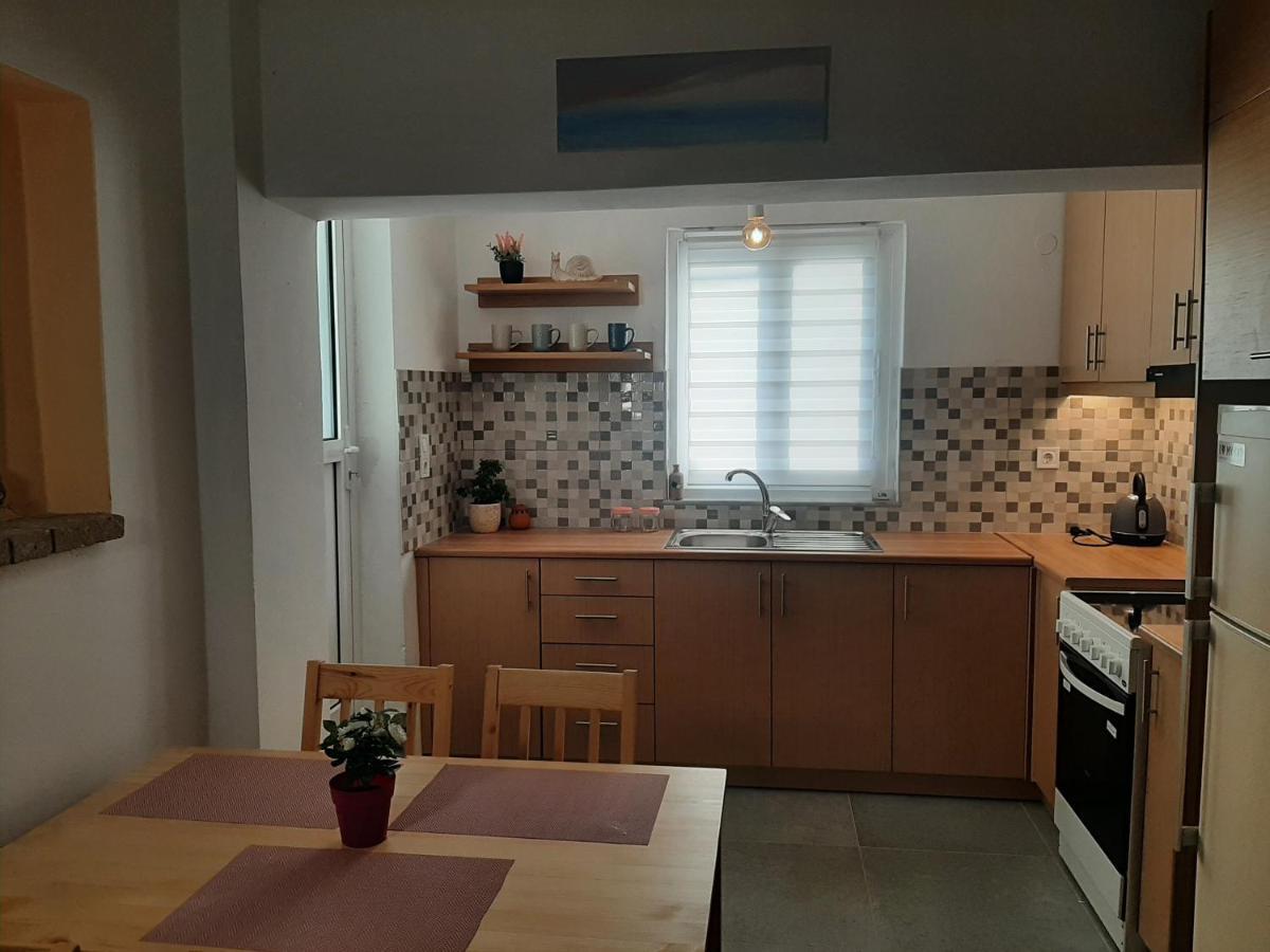 Art House Apartment Kos Town Luaran gambar