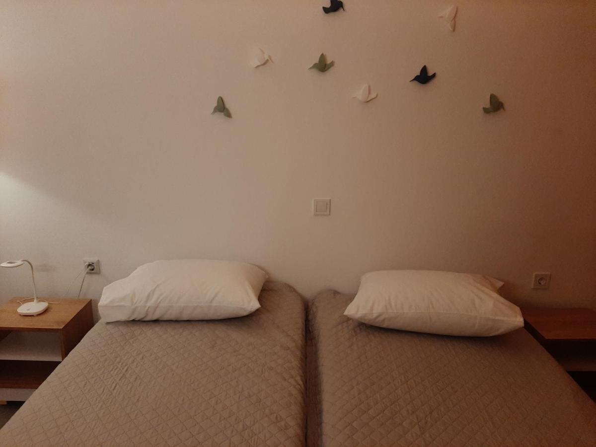 Art House Apartment Kos Town Luaran gambar